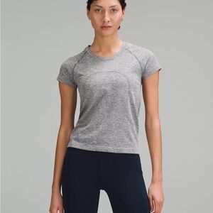 Lululemon Athletica Heathered Gray Short Sleeve Tee
